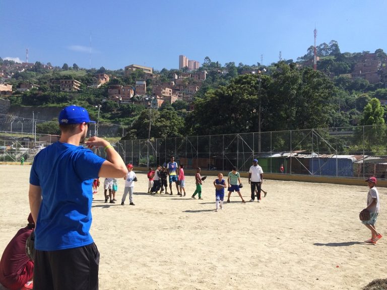 LaLigaPequena_San Javier Camp - 6-8-2016 - Coach Chris - Giving Instruction (2)