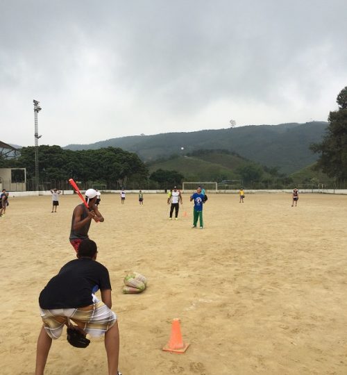 LaLigaPequena_3-31-16 Morning Scrimmage - Coach Edwin Pitching (5)